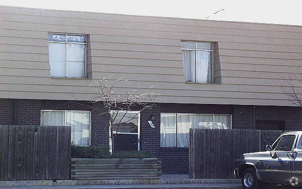 Building Photo - 18 Ash Ct