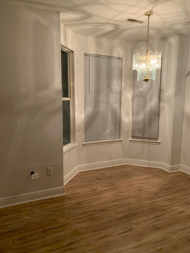 Sala de estar - 117 N Bond St