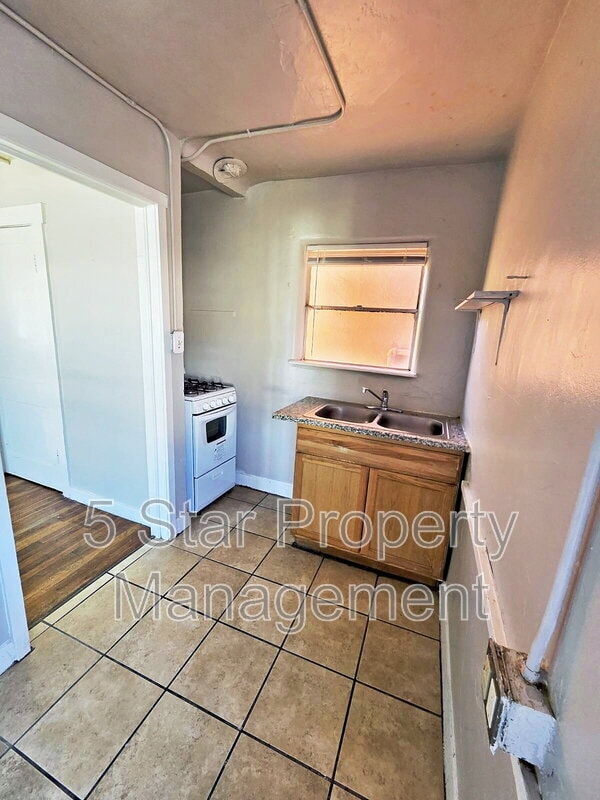 Foto del edificio - 1114 El Paso St