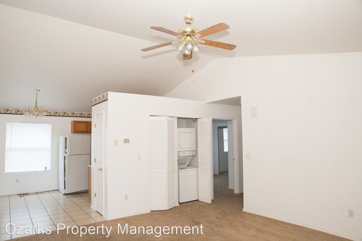 2 br, 1 bath House 401 RED MAPLE House Rental in Kirbyville, MO