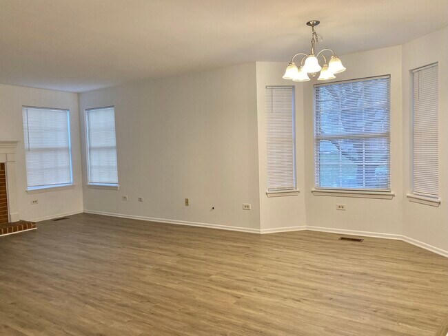Building Photo - 2817 Effingham Ct