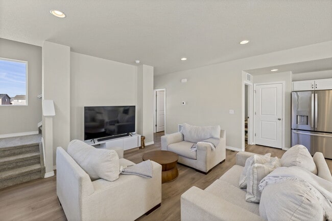 Foto del edificio - 7430 Alatna Pl