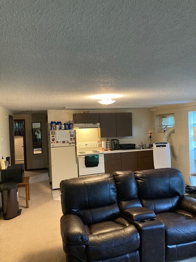 Foto del edificio - 1618 Maple Grove Rd