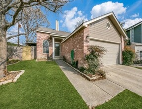 Building Photo - 16606 Winding Oak Dr