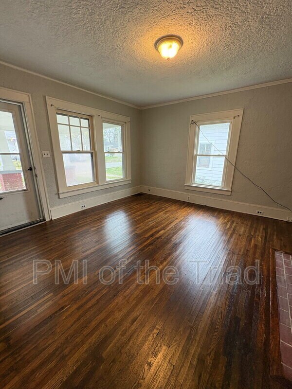Building Photo - 1110 Adams St