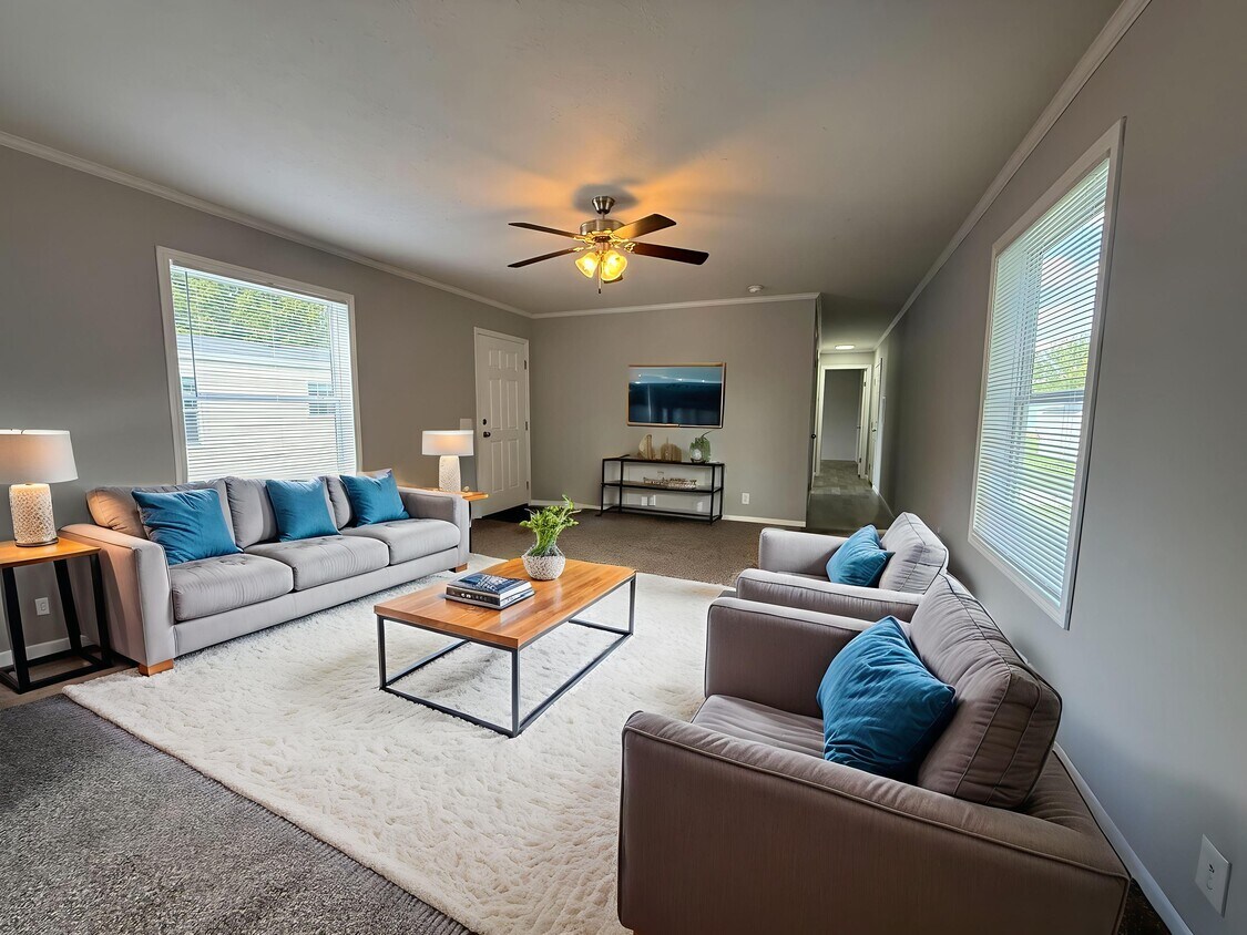 Foto principal - 12365 Creekview Ave