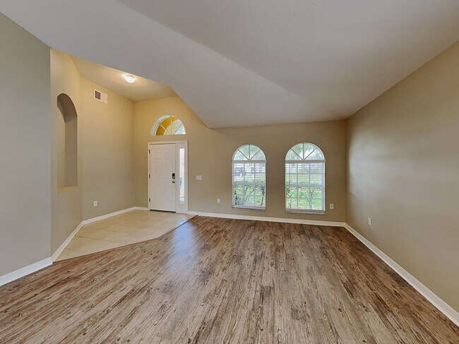 Building Photo - 7345 Spandrell Dr