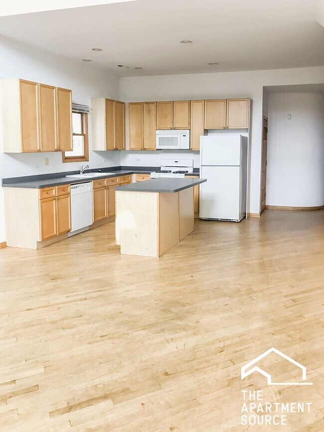 Building Photo - 2717 N Wayne Ave