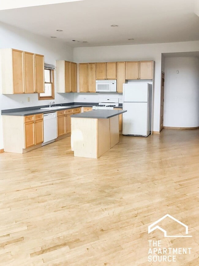 Photo - 2717 N Wayne Ave Apartment