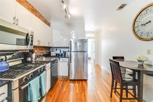 Foto del edificio - 811 Willow Ave