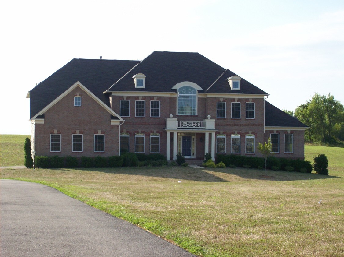 Foto principal - 14080 Blue View Ct