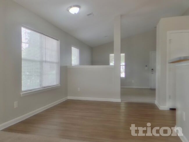 Building Photo - 18 Glen Knoll Ct