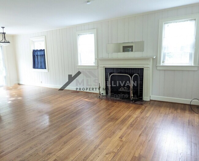 Foto del edificio - 3920 Cole Mill Rd