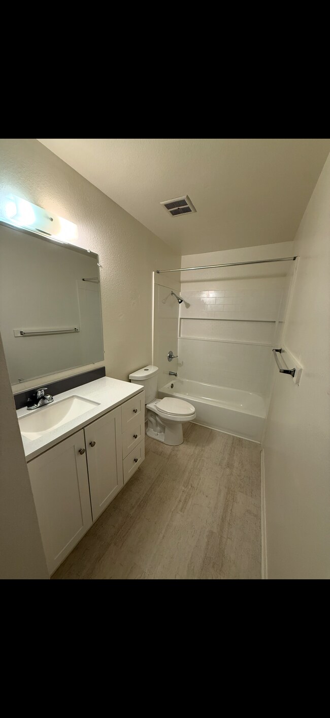 baño - 12835 10th St