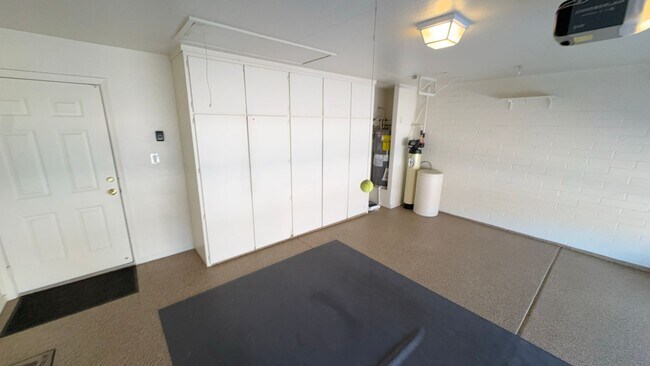 Building Photo - Sunland Springs Village