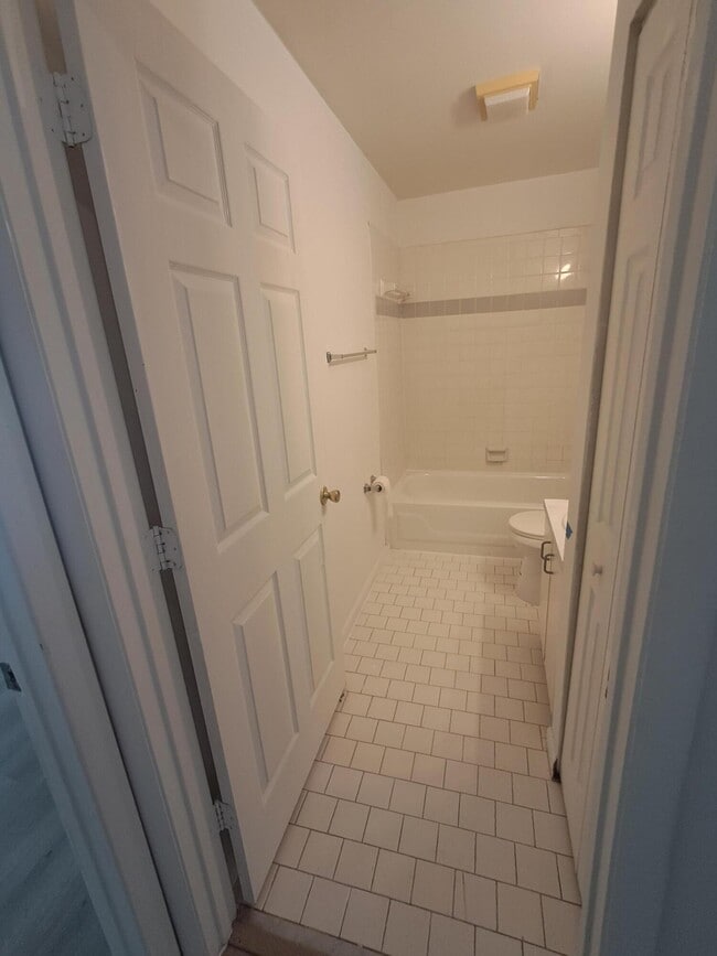 Foto del edificio - 1465 Hawthorne Pl