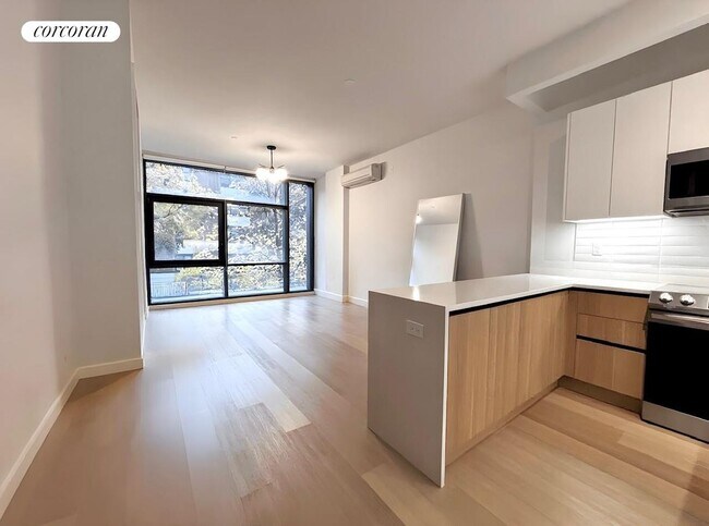 Foto del edificio - 420 Gates Ave