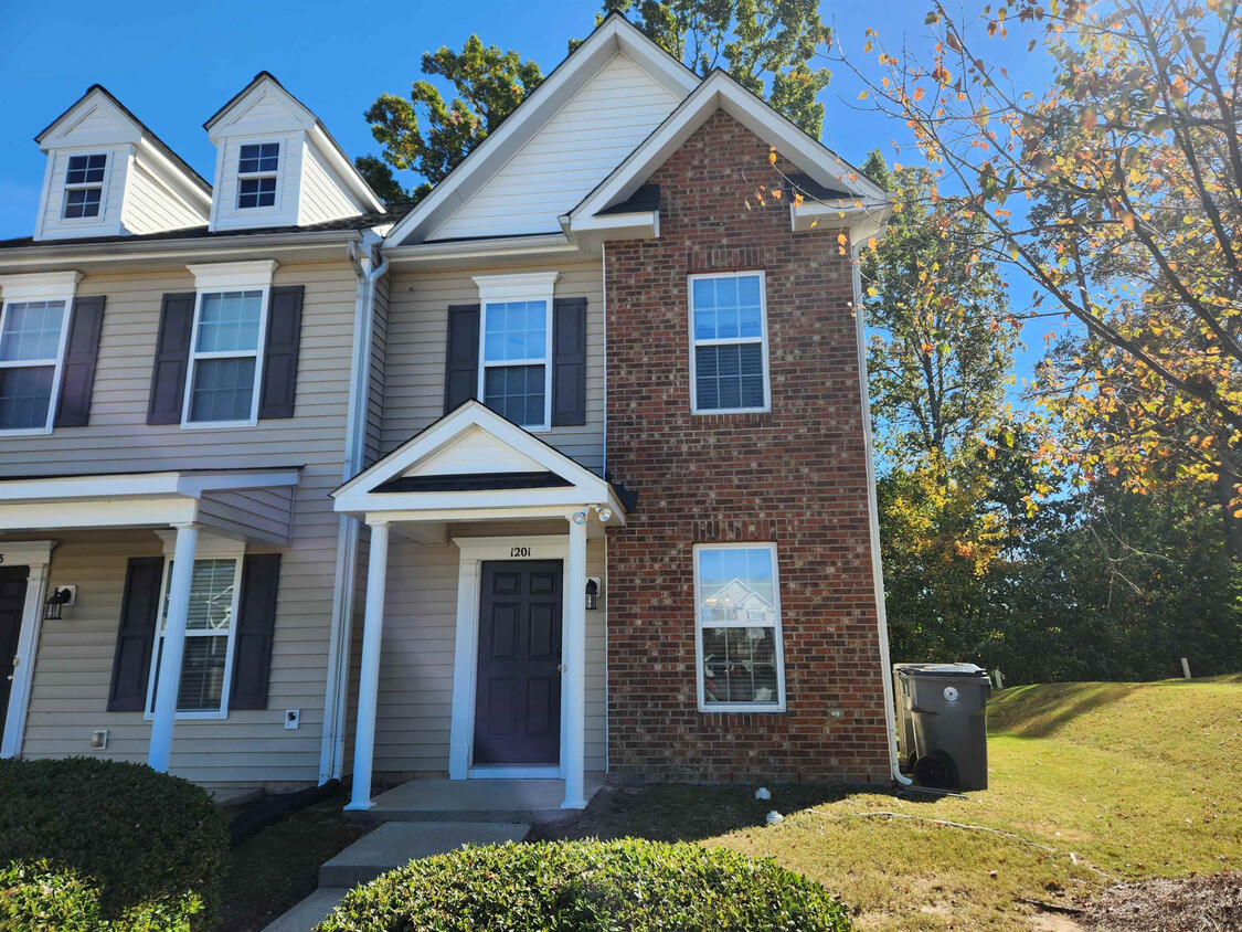 Primary Photo - 1201 Plexor Ln