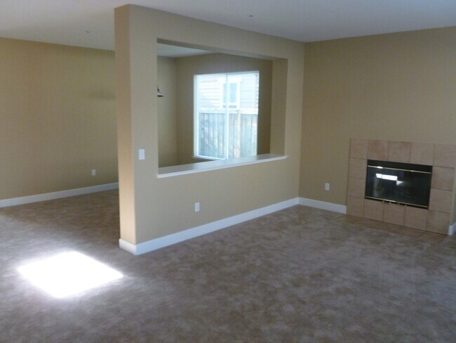 Foto del edificio - 4BR/3BA Single Family House - Brentwood