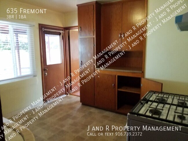Building Photo - 3/1 in Land Park/ Swanston Palms