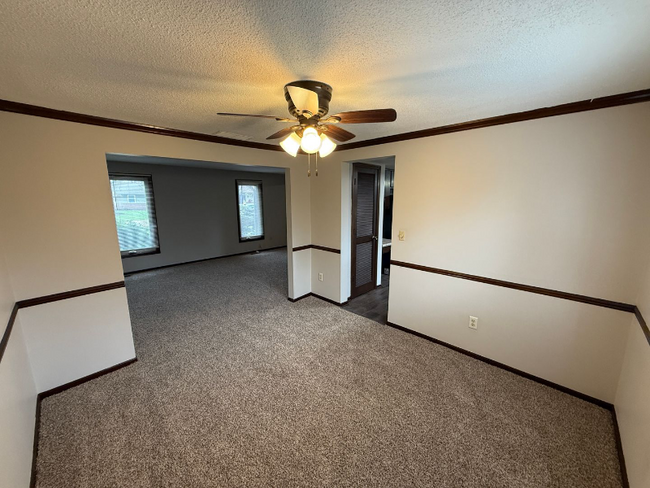 Building Photo - 7007 Tanbark Ln