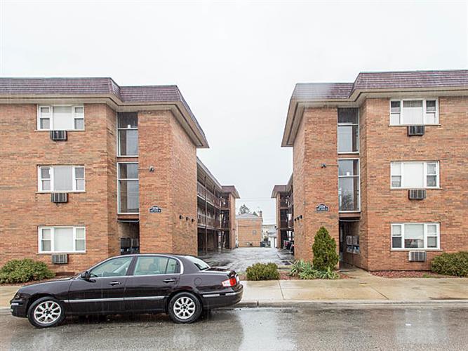2334 Harlem N Ave, Elmwood Park, IL 60707 Condo for Rent in Elmwood Park, IL