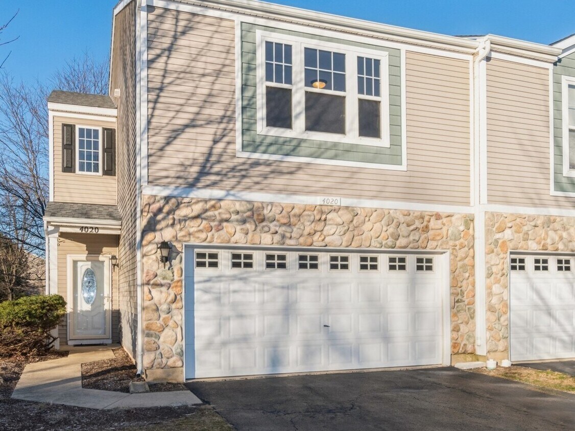4020 Blackstone Dr, Aurora, IL 60504 Townhome Rentals in Aurora IL