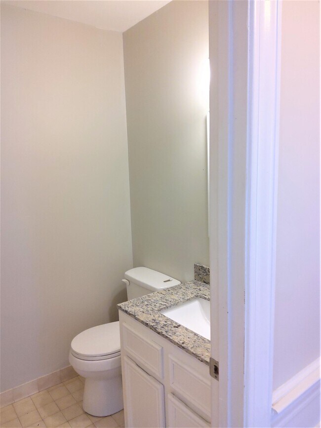 Building Photo - 110 Proprietors Ln