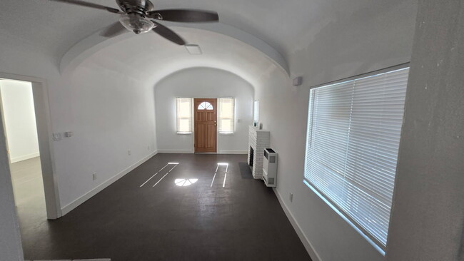 Building Photo - 11864 Gale Ave