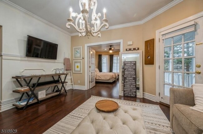 Side Furnished Apt.Unit 2b - 96 Western Ave
