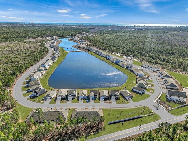 Building Photo - Bell's Lake Townes