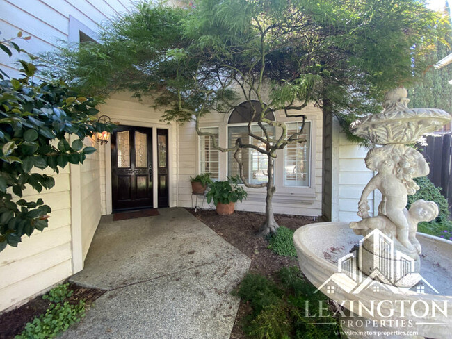 Building Photo - 6118 Cameo Dr