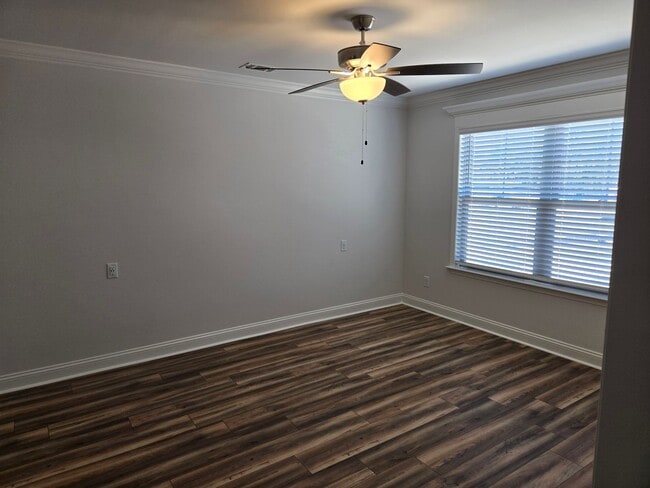 Building Photo - Brand New 3 Bedroom 2.5 Bathroom Townhome ...