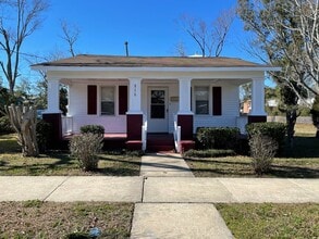 Building Photo - 816 S 11th St