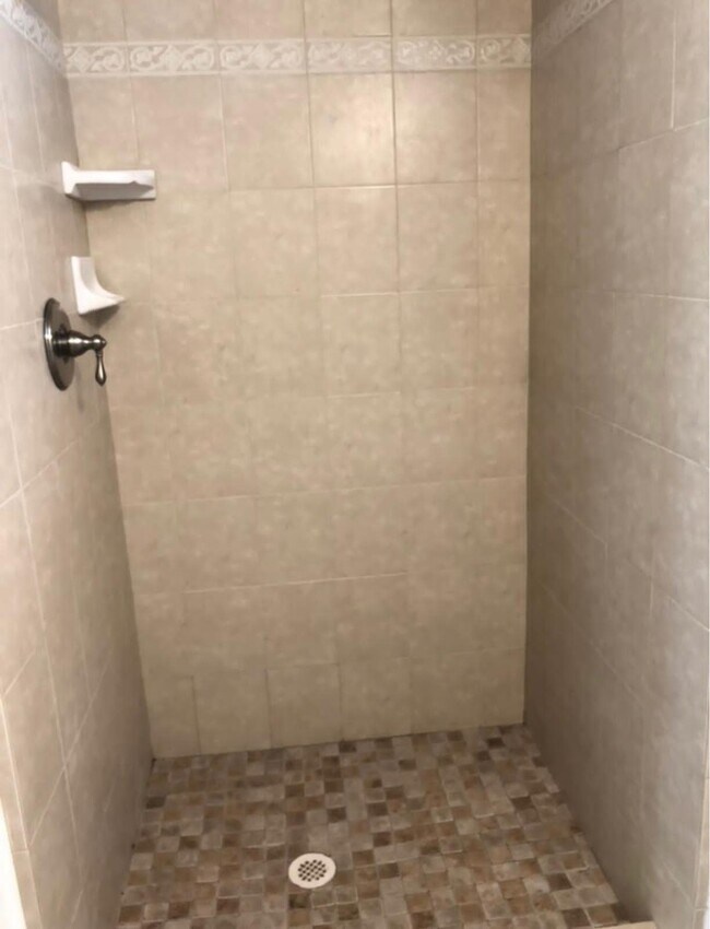 Building Photo - 1430 W Cactus Wren Dr