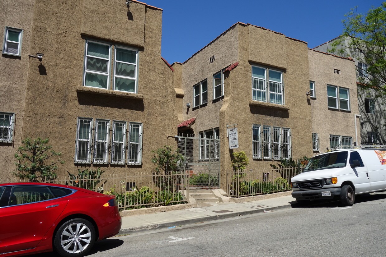 1973 Wilcox Ave, Los Angeles, CA 90068 Apartments in Los Angeles, CA