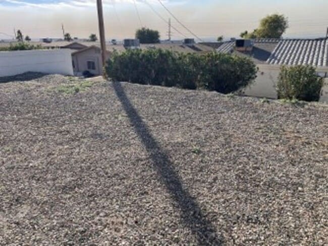 Building Photo - LAKE1335