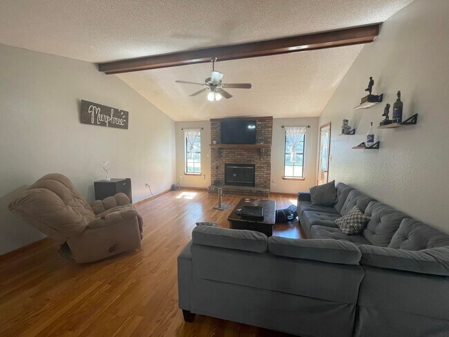 Foto del edificio - 253 Grand Prix Dr