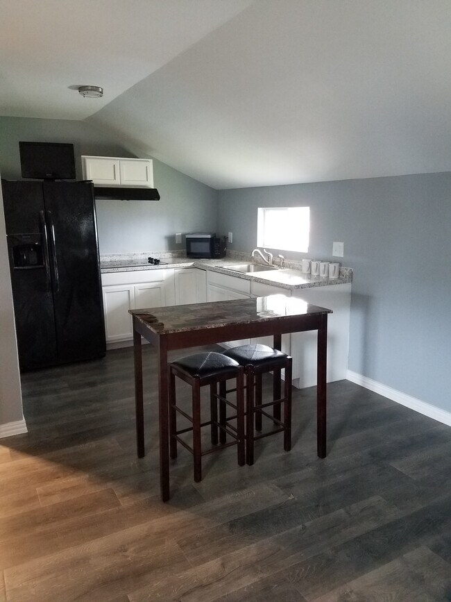 Foto del edificio - 353 Brahan Blvd