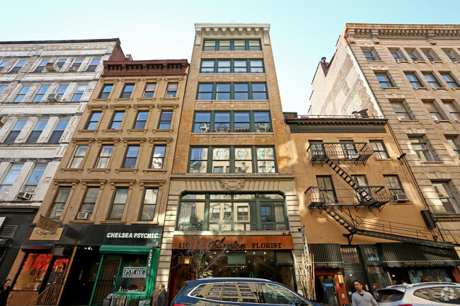 Building Photo - 110 W 17th St