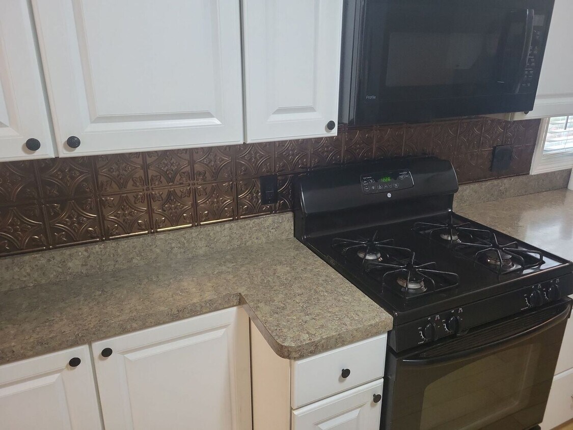 Primary Photo - 5 Dupaw Gould Rd