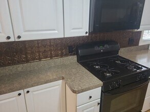 Building Photo - 5 Dupaw Gould Rd