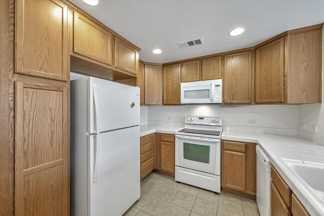 Foto del edificio - Light and Bright 1 Bedroom Condo with Park...