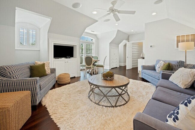 Building Photo - 743 Collins Meadow Dr