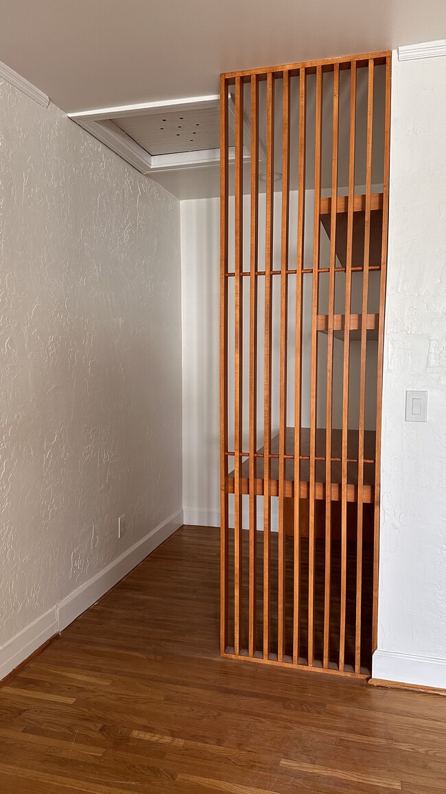 Building Photo - 3351 Hamilton Way
