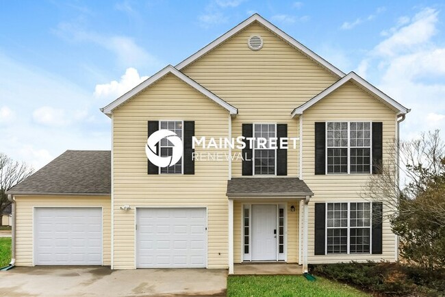 3 Bedroom Pet-Friendly Home in ELLENWOOD, GA with Main Street Renewal - 3 Bedroom Pet-Friendly Home in ELLENWOOD, GA with Main Street Renewal