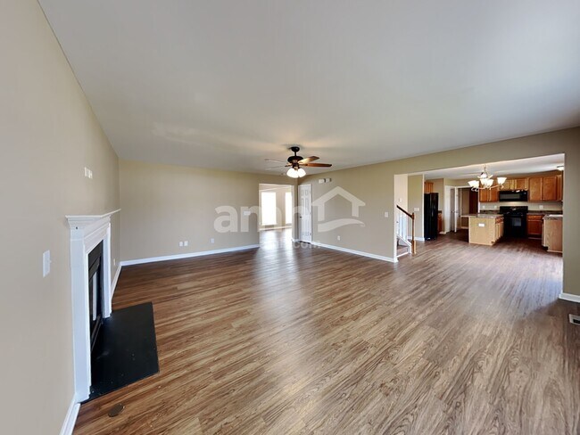 Building Photo - 2900 Burtonwood Dr