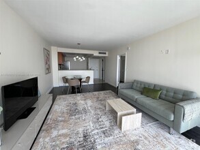 Building Photo - 2030 S Ocean Dr