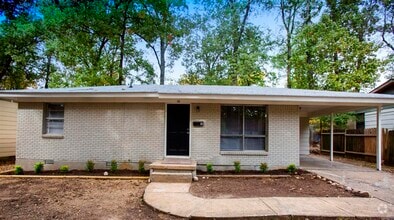 Building Photo - 10 Timber Ln