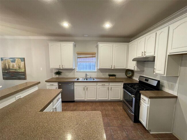 Building Photo - 8811 Sendera Mesa Dr